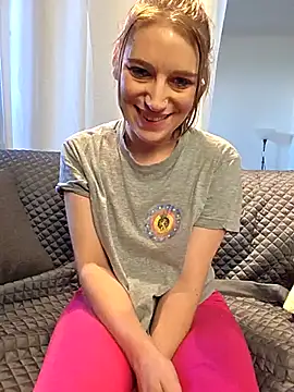 le modèle XLisaxx est en webcam porno dans un show sur le site stripchat, il possède les tags suivants: couples,69-position,best,big-clit,blowjob,cam2cam,cock-rating,cooking,dildo-or-vibrator,doggy-style,facesitting,fingering,foot-fetish,footjob,french,fuck-machine,gamers,glamour,handjob,hd,heels,interactive-toys,kissing,leather,massage,masturbation,middle-