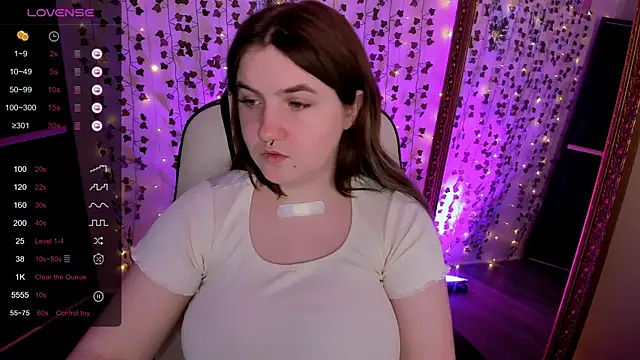 lovelyy_julia - Lovelyy_julia's free webcam