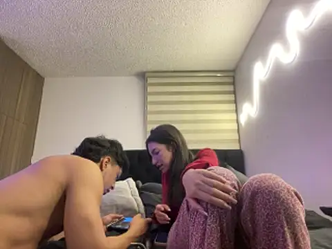 DesireLuxe live sex cam