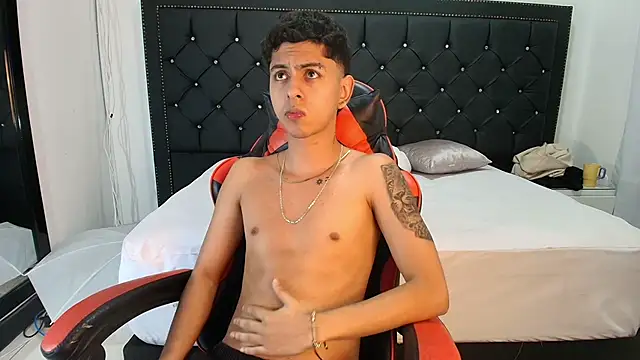 nohadrake (M young) - hot stiptease