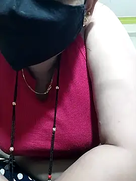 priyanka_30 (F young) - Boobs oiling