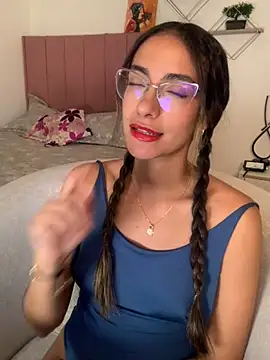 Webcam Model (elegant__rouse) is live