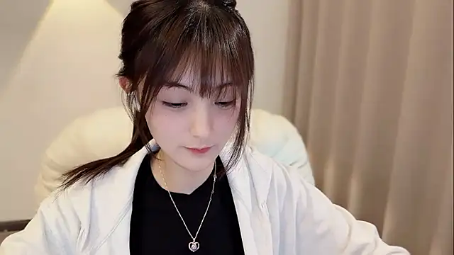 美女LH7在线直播