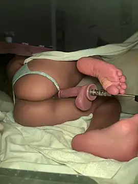 Webcam Model (ROUSSH)  is live.Free join now!