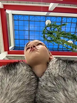 ashleymur (F teen) - play with nipple piercing