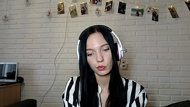 vanettahartong - VanettaHartong's free webcam - UK Sex Cams