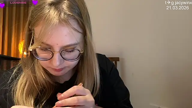 jacywinslat - JacyWinslat's free webcam