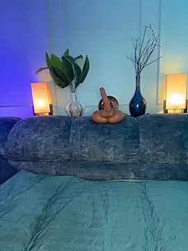 leo_savage_ (M young) - bicep curl x 10