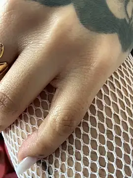 Webcam Model (AlaskaLover)  is live.Free join now!