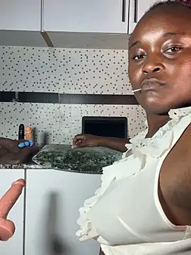 bella045 (F young) - BUY ME A MERCEDES  DADZY 💸