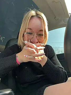 giuliana_baby (F young) - QUILLE 🎳 PUSSY OU aSS 🎁ctrl