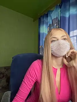 sophieblackwood (F young) - I'll show you my bra