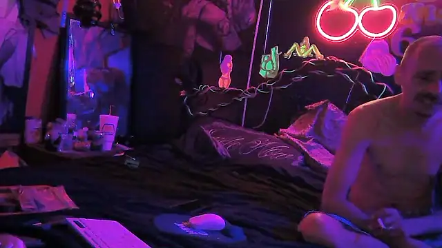 daddyandsplashqueen (Ask my age) - Shake This Phat Ass For U