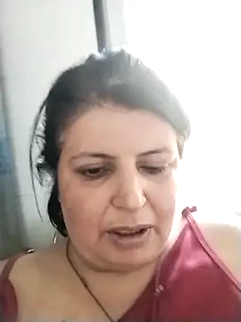 Webcam Model (Jann_Riya333)  is live.Free join now!