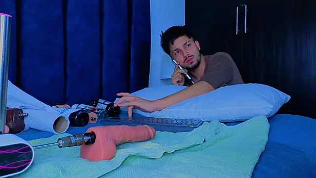 issac_james_ (M twink) - give me pleasure daddy and make me squir