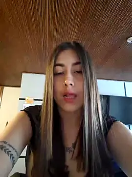 Webcam Model (Maralains) is live