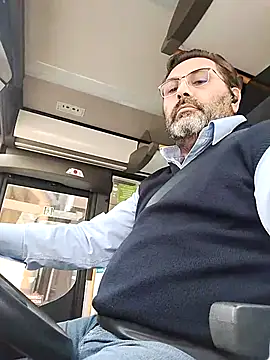 necroforo (M mature) - Doccia e gioco con dildo a casa