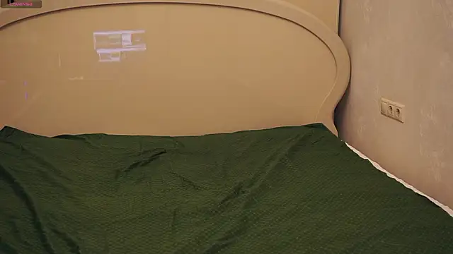 traceerebollar (F teen) - dancing topless 7 min