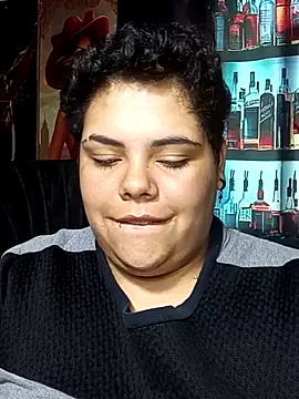 Webcam Model (Hailey_Curvy)  is live.Free join now!