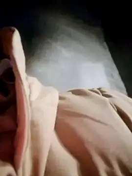 trieutrieu20 - TRIEUTRIEU20's free webcam - UK Sex Cams