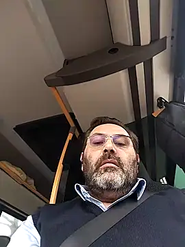 necroforo (M mature) - Doccia e gioco con dildo a casa