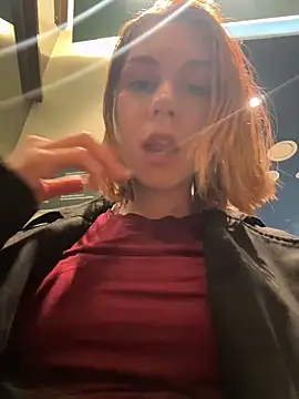 rosiesecret (F young) - Make loud wet sounds w finger in pussy