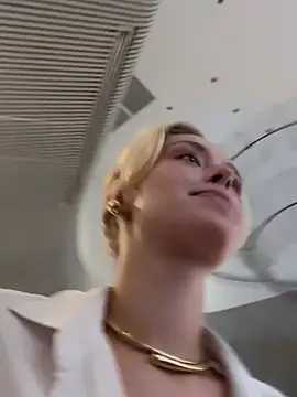 sunnyshiney (F teen) - Unbutton my shirt and squeeze boobs