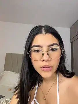 Webcam Model (Julieta_Hornyx)  is live.Free join now!