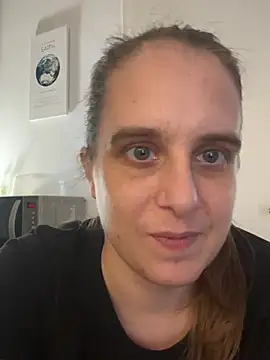 Webcam Model (Chantalee)  is live.Free join now!