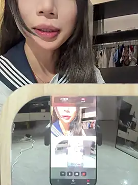 美女Yiyi-707在线直播