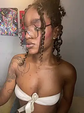 Webcam Model (ELEGGUA_)  is live.Free join now!