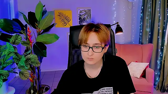 lixeluna - LixeLuna's free webcam - UK Sex Cams