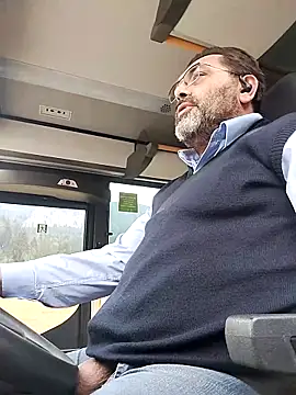 necroforo (M mature) - Senza masturbarmi e venire fino al goal