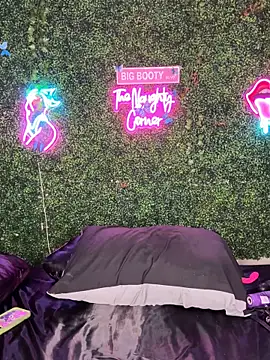 Webcam Model (RenaThickAss)  is live.Free join now!