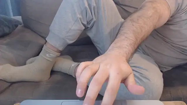 hugemachohandsome - Hugemachohandsome's free webcam - UK Sex Cams