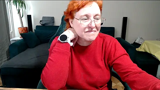 joannaandneighbour (F mature) - My juicy pussy open