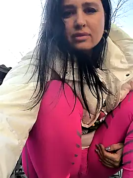 kikixred - KikiXRed's free webcam - UK Sex Cams