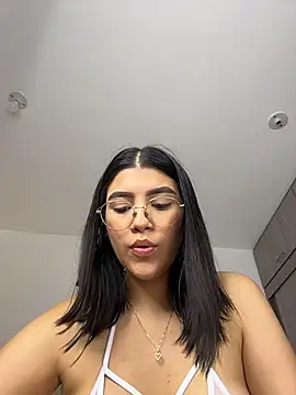 Webcam Model (Julieta_Hornyx)  is live.Free join now!