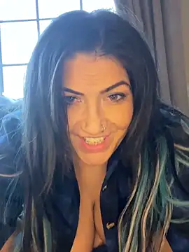 LittleMissEeve live cam