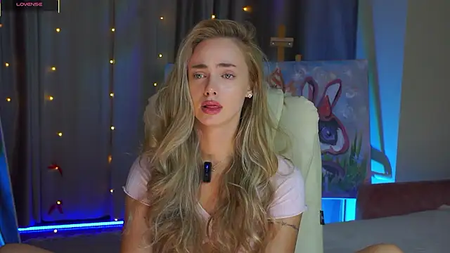 aliciamellow (F young) - lpay with my boobs