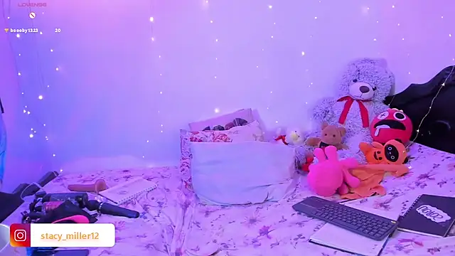 stacy_millerr1 (F milf) - show boobies + lick nipples