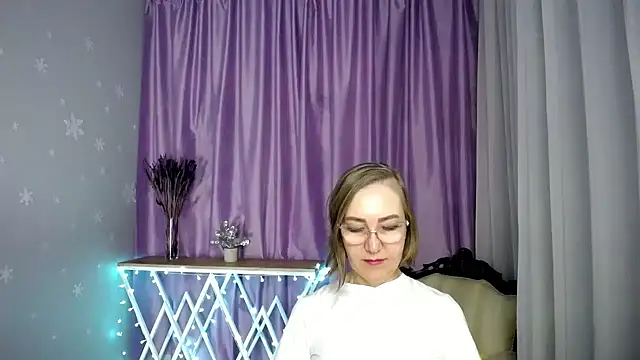 queen_a_n_i - Queen_a_n_i's free webcam