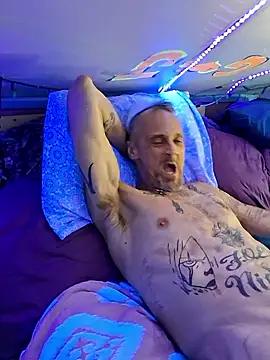 hotnicz10 - Hotnicz10's free webcam