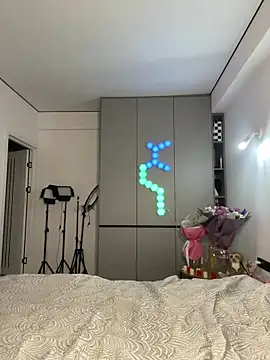 CurlyLara live sex cam