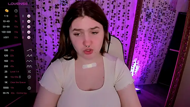 lovelyy_julia - Lovelyy_julia's free webcam - UK Sex Cams