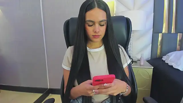 chloeharper_ (F teen) - spanking on the tits🔥