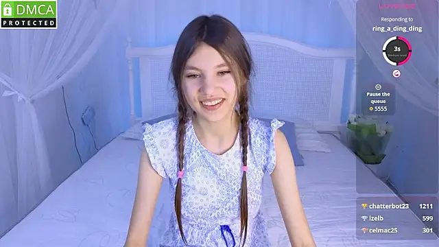 Little__Lunaa live sex cam