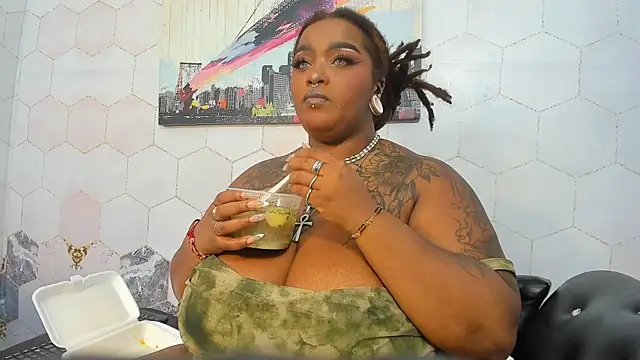 anaa_fuentess (F young) - show tits+ 2 spanks 🌻❤️‍🔥