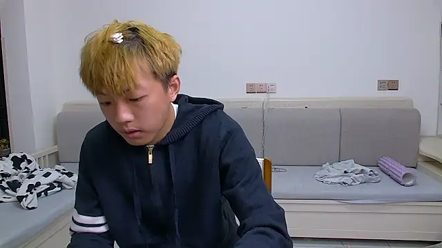 Chocolates-001 Live Webcam on Stripchat