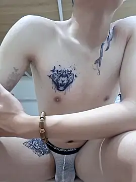 Gwencloudy Live Webcam on Stripchat